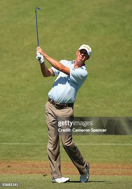 Richard Green of Australia plays an approach shot during the first round of the 2009 Australian Open at New South Wales Golf Club on December 3, 2009...