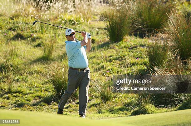 Peter O'Malley of Australia plays an approach shot during the first round of the 2009 Australian Open at New South Wales Golf Club on December 3,...