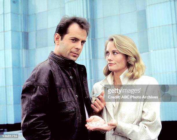 Pilot - Season One - 3/3/1985, Cybill Shepherd stars as former fashion model Maddie Hayes, who has a reversal of fortune leaving her with few...