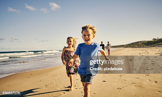 Aprendo la strada a una giornata di divertimento Aprendo la strada a una giornata di divertimento