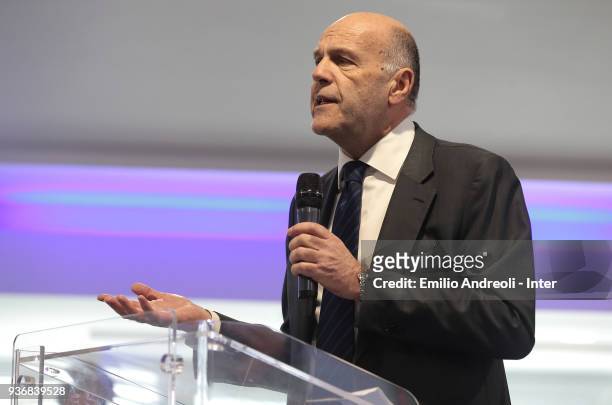 Internazionale Milano head of team doctors Piero Volpi delivers a speech during FC Internazionale Medical Meeting on March 23, 2018 in Milan, Italy.