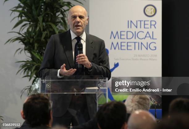 Internazionale Milano head of team doctors Piero Volpi delivers a speech during FC Internazionale Medical Meeting on March 23, 2018 in Milan, Italy.