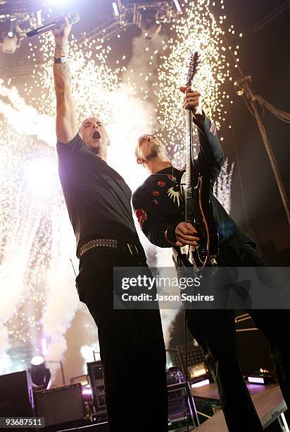 Scott Stapp and Mark Tremonti of Creed perform at the Sprint Center on October 10, 2009 in Kansas City, Missouri.