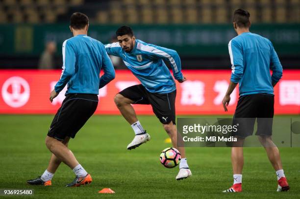 Luis Suarez of Uruguay national football team takes part in a training session before the semi-final match against Czech Republic during the 2018...