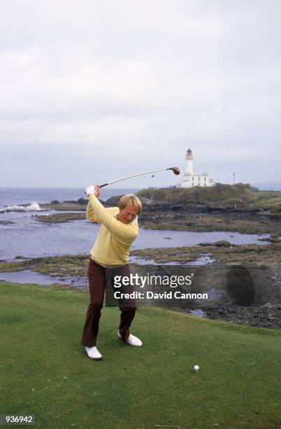 Jack Nicklaus of the USA tees off at the 9th during the British Open at Turnberry in Scotland. \ Mandatory Credit: David Cannon/Getty Images