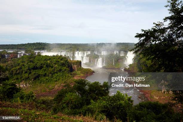iguazu falls, cataratas del iguazú, cataratas do iguaçu - iguazú stock pictures, royalty-free photos & images