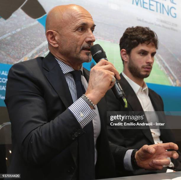 Internazionale Milano coach Luciano Spalletti delivers a speech during FC Internazionale Medical Meeting on March 23, 2018 in Milan, Italy.