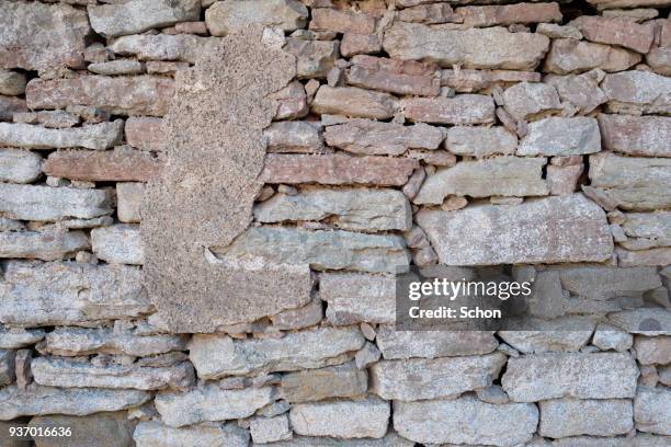 shapes and patterns of stone wall - limestone pyramids stock pictures, royalty-free photos & images