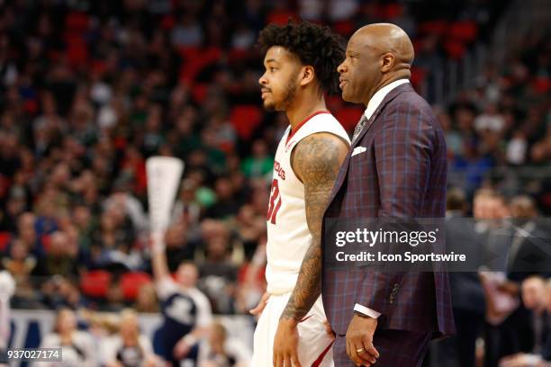 Arkansas Razorbacks head coach Mike Anderson talks to Arkansas Razorbacks guard Anton Beard during the NCAA Division I Men's Championship First Round...