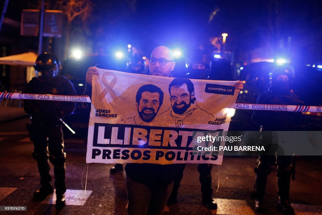 TOPSHOT-SPAIN-CATALONIA-POLITICS-DEMO