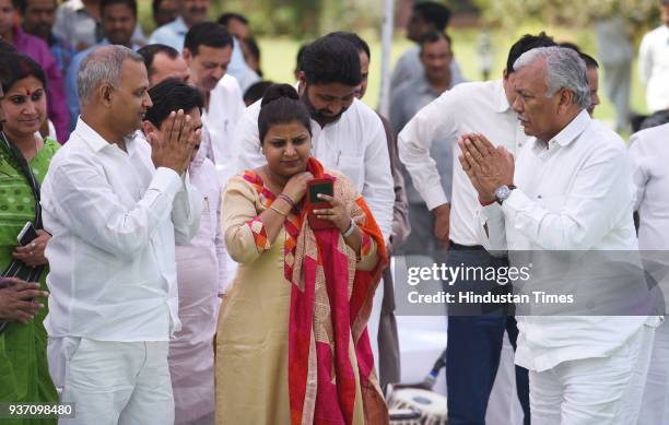 Leader Somnath Bharti, Delhi MLA Rakhi Birla, Vidhan Sabha speaker Ram Niwas Goel paying tribute to Shaheed-E-Azam Bhagat Singh, Rajguru and Sukhdev...