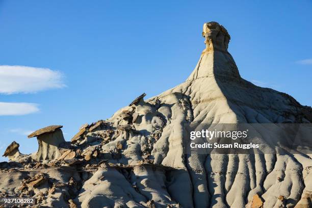 hoodoo, badlands, dinosaur provincial park - dinosaur provincial park foto e immagini stock