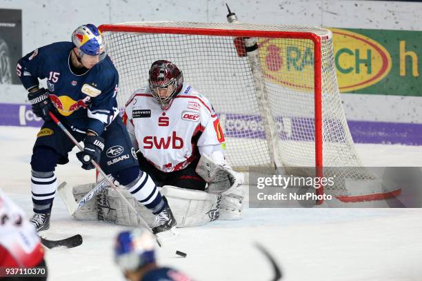 Jason Jaffray of Red Bull Munich scores the 2:0 during the DEL Playoff Quarterfinal match 5 between the EHC Red Bull Munich and Pinguins Bremerhaven...