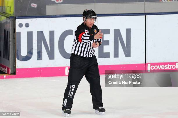Referee decides goal for Munich during the DEL Playoff Quarterfinal match 5 between the EHC Red Bull Munich and Pinguins Bremerhaven on March 23rd,...