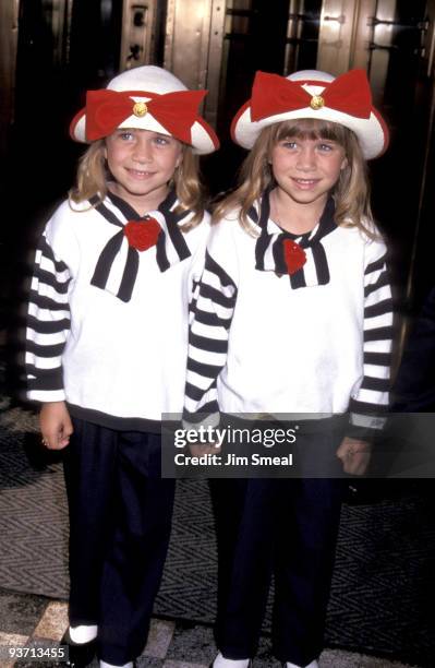 Mary-Kate Olsen & Ashley Olsen