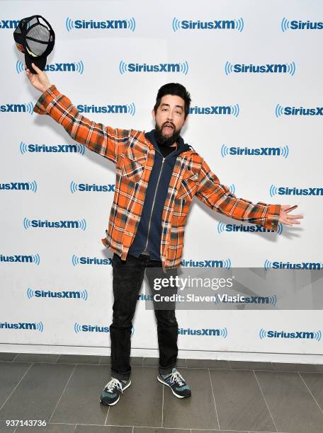 Singer/songwriter Jackie Greene visits SiriusXM Studios on March 23, 2018 in New York City.