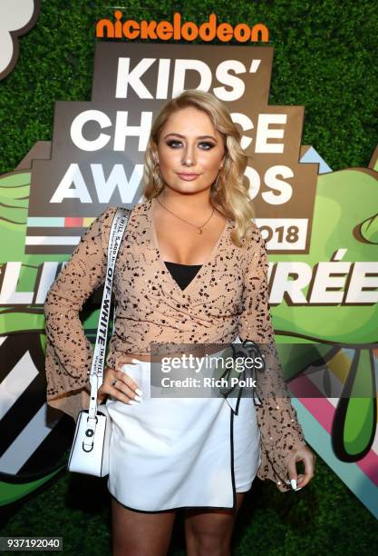 Saffron Barker attends the Nickelodeon Kids' Choice Awards "Slime Soirée" on March 23, 2018 in Venice, CA.