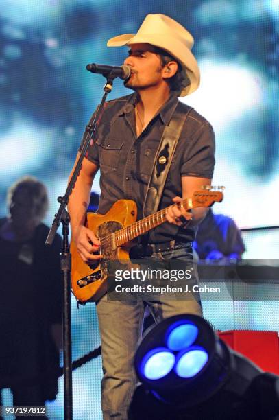 Brad Paisley performs at KFC YUM! Center on March 23, 2018 in Louisville, Kentucky.
