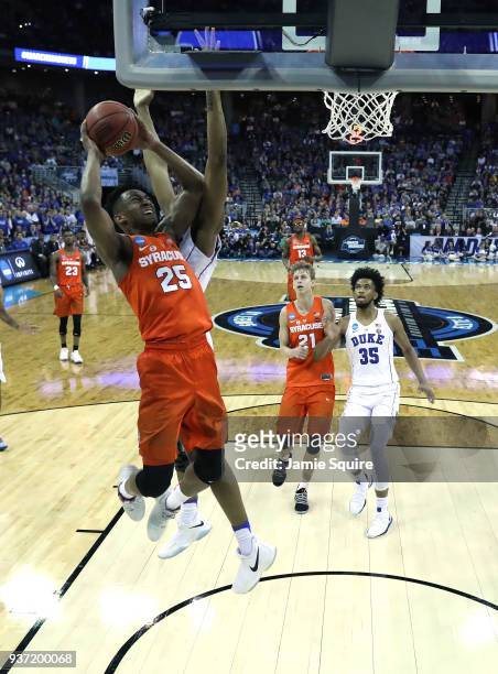 Tyus Battle of the Syracuse Orange shoots the ball against the Duke Blue Devils during the second half in the 2018 NCAA Men's Basketball Tournament...