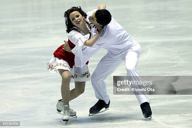 Anna Cappellini and Luca Lanotte of Italy compete in the Ice Dance Original Dance during the day one of the ISU Grand Prix of Figure Skating Final at...