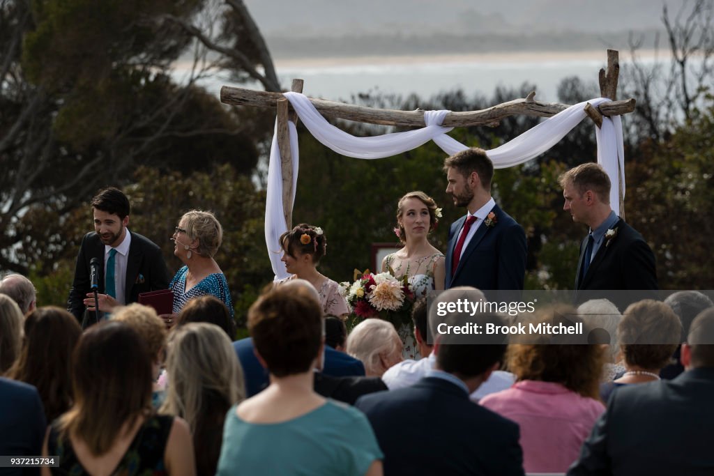 Couple Wed In Tathra Following Devastating Bushfires