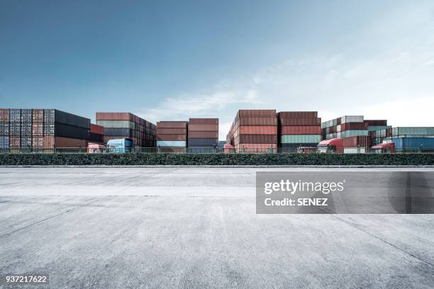 cargo containers, parking lot - warehouse building exterior stock pictures, royalty-free photos & images