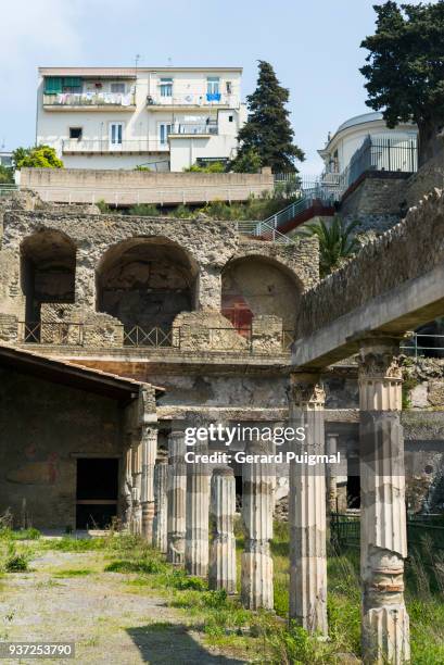 old ruined columns at the ruins of herculaneum (ercolano) - gerard puigmal stock pictures, royalty-free photos & images