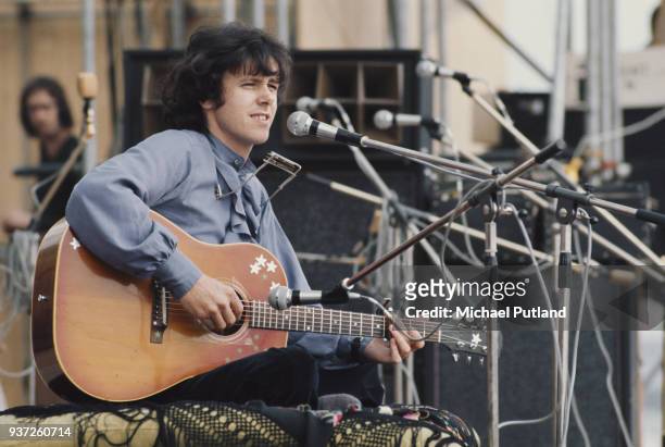 Scottish singer, songwriter and guitarist Donovan performing at the Bickershaw Festival in Greater Manchester, May 1972.