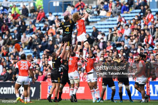 Willem Britz of the Sunwolves contests a lineout against Brodie Retallick of the Chiefs during the Super Rugby match between Sunwolves and Chiefs at...