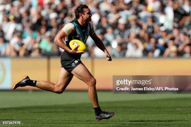 Steven Motlop of the Power runs away to kick a goal during the 2018 AFL round 01 match between the Port Adelaide Power and the Fremantle Dockers at...