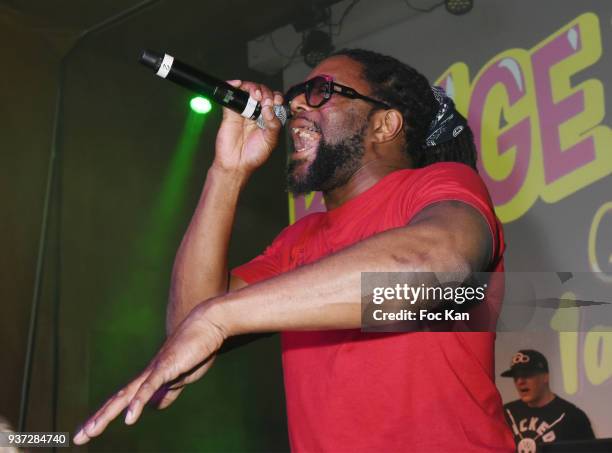 Doc Rapper Family Family Rom Photos and Premium High Res Pictures - Getty Images