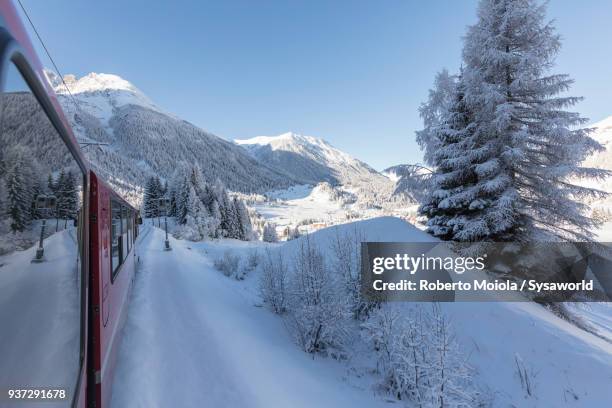 bernina express train, albula valley, switzerland - svizzera 個照片及圖片檔