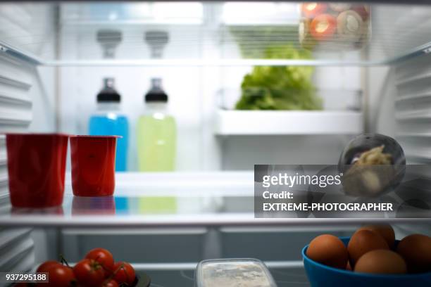 mat i kylskåp - inuti bildbanksfoton och bilder