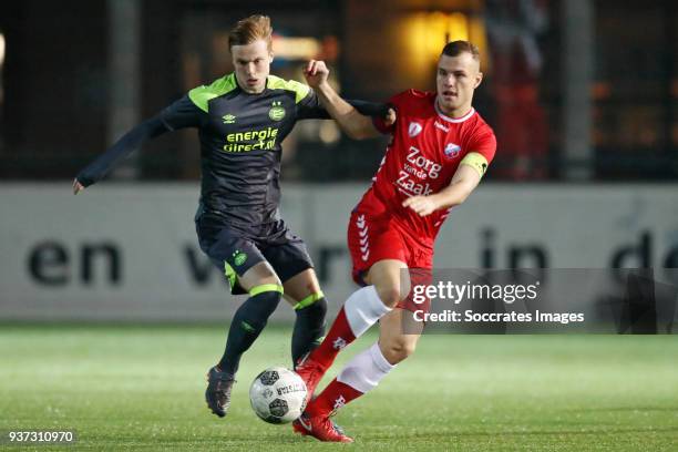 Dani van der Moot of PSV U23, Robin Zwartjens of FC Utrecht U23 during the Dutch Jupiler League match between Utrecht U23 v PSV U23 at the Sportpark...