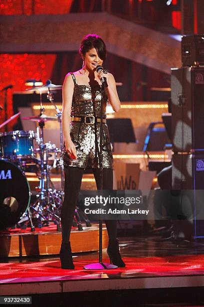 Episode 902A" - Disney Channel star Selena Gomez performed "Falling Down" with her band, Selena Gomez & The Scene, from their debut album, "Kiss &...