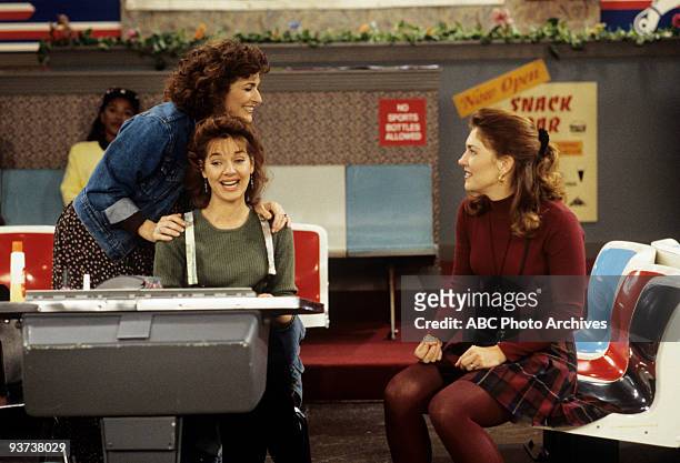 Little Me Time" 4/11/95 Robin Riker, Angelina Fiordellisi, Kate Asner