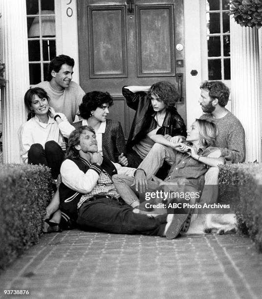 Thirtysomething - AD Gallery - 1987 Mel Harris, Ken Olin, Peter Horton, Polly Draper, Melanie Mayron, Patricia Wettig, Timothy Busfield