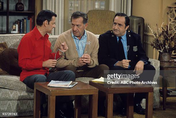 Your Mother Wears Army Boots" 1/16/75 Tony Randall, Jack Klugman, Al Molinaro