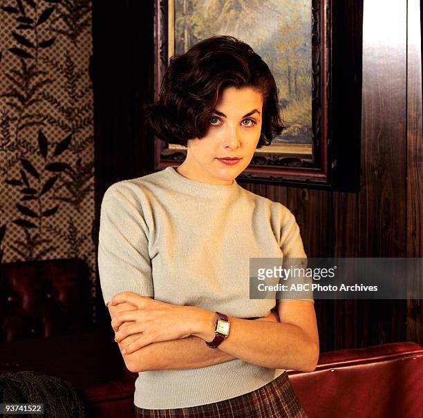 645 Sherilyn Fenn Photos & High Res Pictures - Getty Images