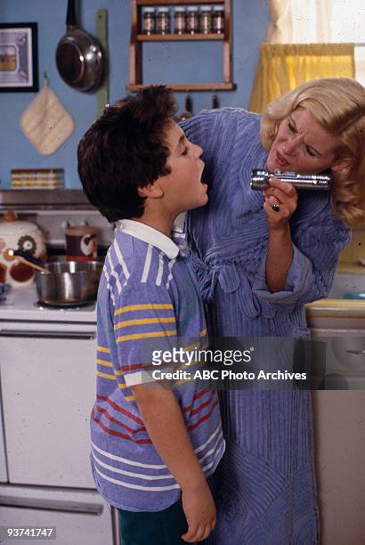 Season One - "The Phone Call" 4/12/88 Fred Savage, Alley Mills