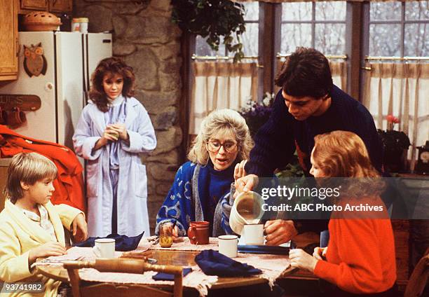 Angela Gets Fired, Part II" - Season Three - 9/30/86, Jonathan , Samantha , Tony and Mona convinced Angela to start her own advertising agency. ,