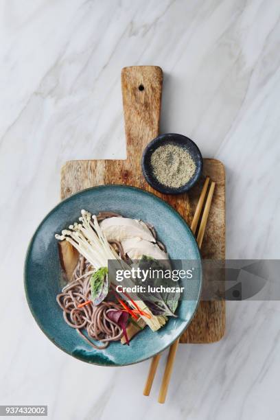 soba noodle soup with chicken and japanese mushroom - japanese food stock pictures, royalty-free photos & images