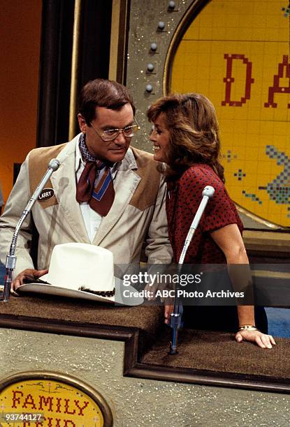 Show coverage with Larry Hagman and Linda Gray of "Dallas". ,