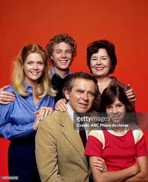 Cast gallery - Season Three - 9/13/77, Meredith Baxter-Birney , Gary Frank , James Broderick , Sada Thompson , Kristy McNichol ,