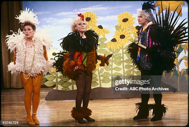 UNITED STATES THE GOLDEN GIRLS - 9/24/85 - 9/24/92, RUE MCCLANAHAN, BETTY WHITE,, BEA ARTHUR