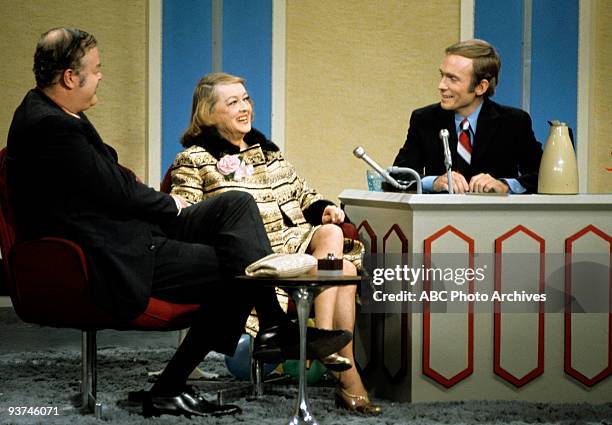 Bette Davis chatted with host Dick Cavett.,