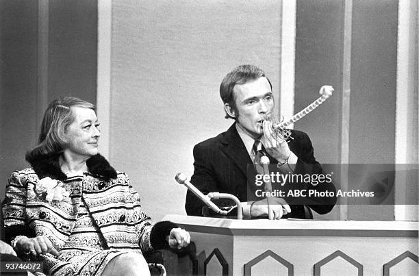 Bette Davis chatted with host Dick Cavett.,