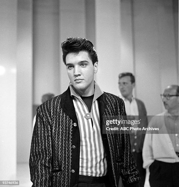 Welcome Home Elvis - Season Two - 5/12/60, Frank Sinatra welcomed special guest star Elvis Presley home from the army. A highlight from the show...