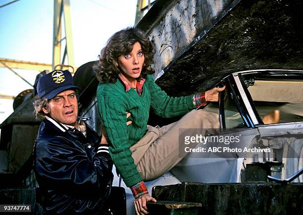 Goin' for It" - Season One - 1/27/82, Hollywood stuntman Colt Seavers earns extra money nabbing bail jumpers by using his special skills . Cars used...