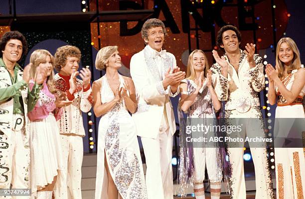 Christopher Knight, Susan Olsen, Mike Lookinland, Florence Henderson, Robert Reed, Geri Reischl, Barry Williams, Maureen McCormick,